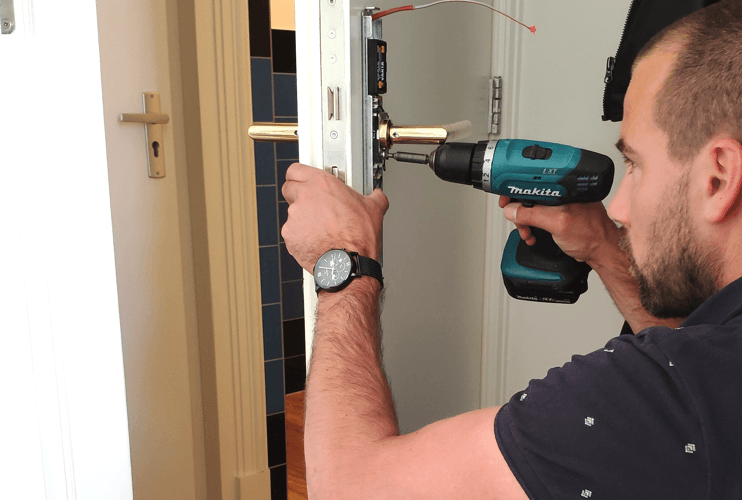 Hướng dẫn SALTO KS của bạn từ yêu cầu đến cài đặt